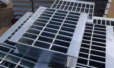 钢格板井盖板，钢格板井盖板厂家，钢格板井盖板规格，钢格板井盖板价格